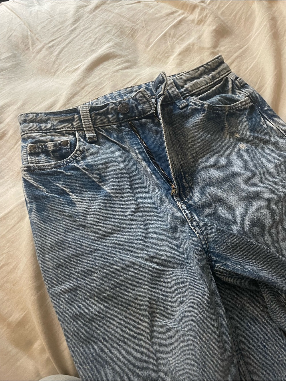 Light Wash Wide Leg High-Rise Denim Jeans - Picture 2 of 4